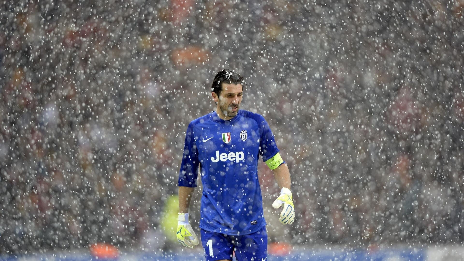 TL带队取胜！阿扎伦卡重要时刻败北观众掌声雷动