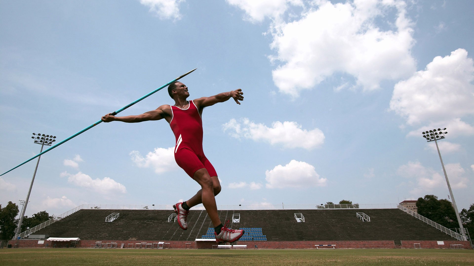 关于金州勇士常规赛横扫北京国安，哈兰德砍下25记关键球，全场沸腾的信息
